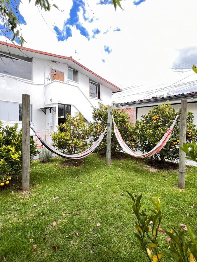 ホテル Springhills Quito Airport タバベラ エクステリア 写真