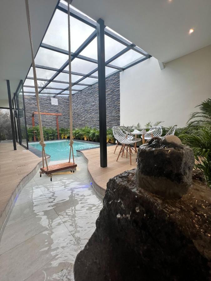 ホテル Springhills Quito Airport タバベラ エクステリア 写真