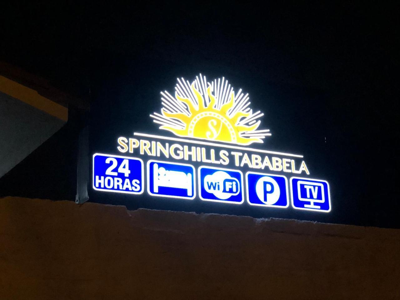 ホテル Springhills Quito Airport タバベラ エクステリア 写真
