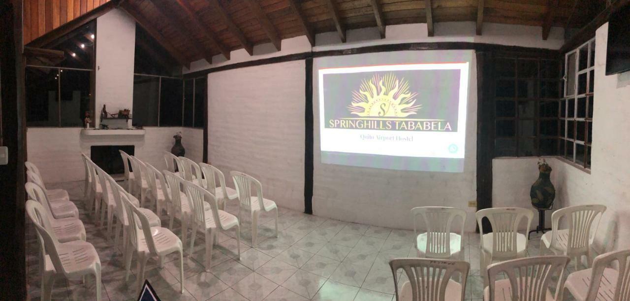 ホテル Springhills Quito Airport タバベラ エクステリア 写真